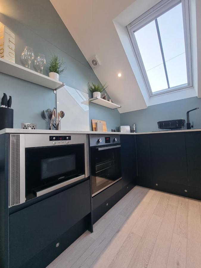 The Bunker-Luxe Central Falmouth Getaway With Stunning Sea Views Exterior photo